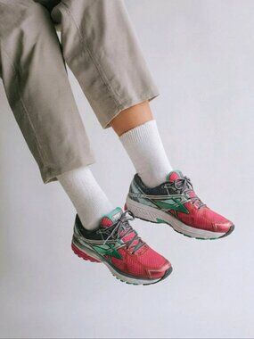 Brooks Ravenna 7 Running Shoe SZ 7 Pink Teal Sneakers Kicks Training Comfort